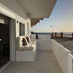 Modern Sea Front Retreat * Меленара