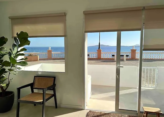 Modern Sea Front Retreat Melenara