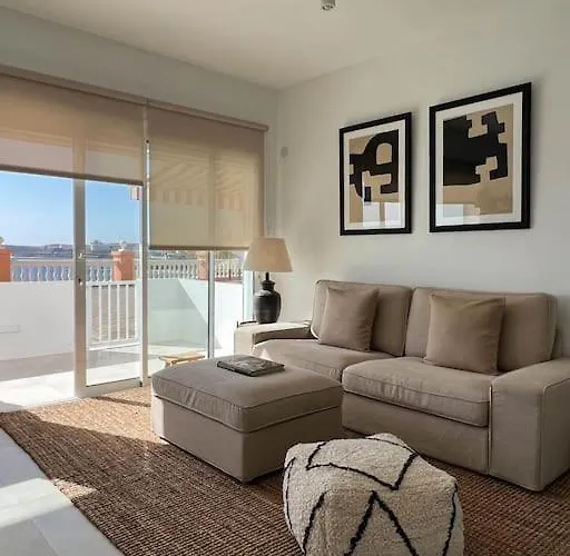 Modern Sea Front Retreat