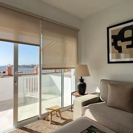 公寓 Modern Sea Front Retreat