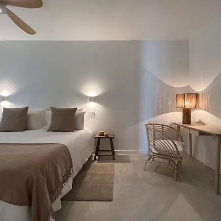 Modern Sea Front Retreat *