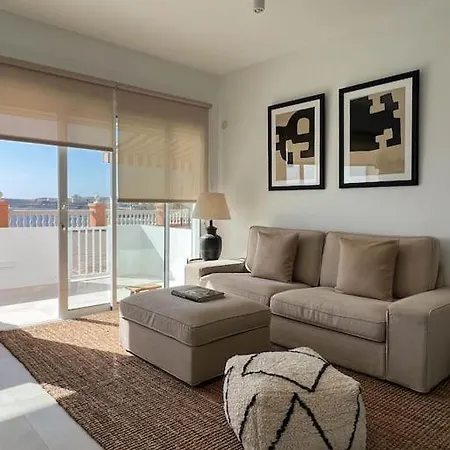 Modern Sea Front Retreat