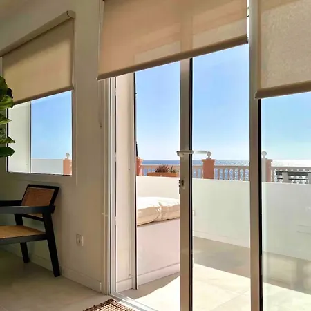 Apartament Modern Sea Front Retreat *