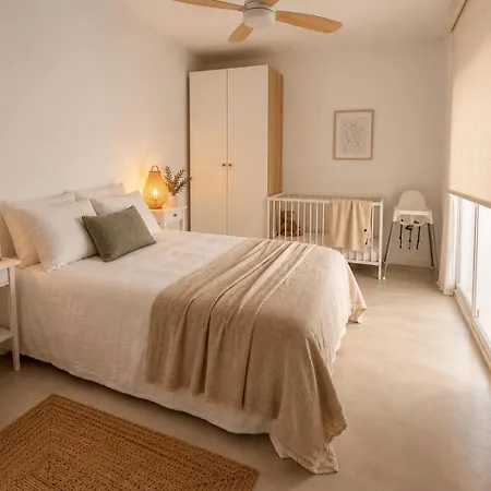 Modern Sea Front Retreat Apartman