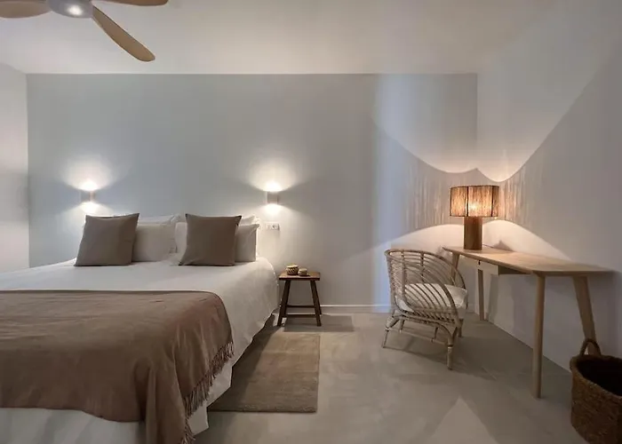 Modern Sea Front Retreat *