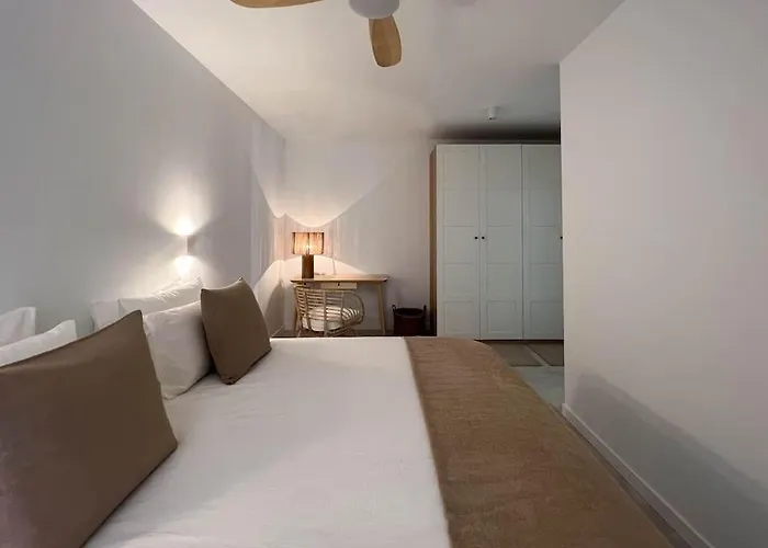 Modern Sea Front Retreat Apartment *