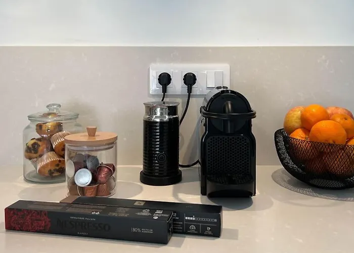 Apartment Modern Sea Front Retreat *