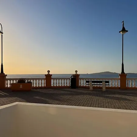 Modern Sea Front Retreat Lägenhet Melenara